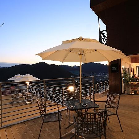 Radiance Tourist Hotel Geoje Exterior photo